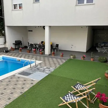 Villa Pool House