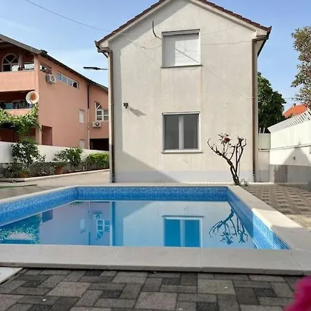 Vila Pool House Mostar