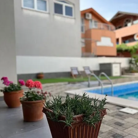 Vila Pool House Mostar