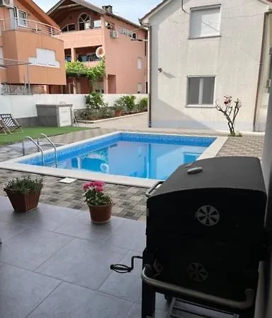 ヴィラ Pool House *